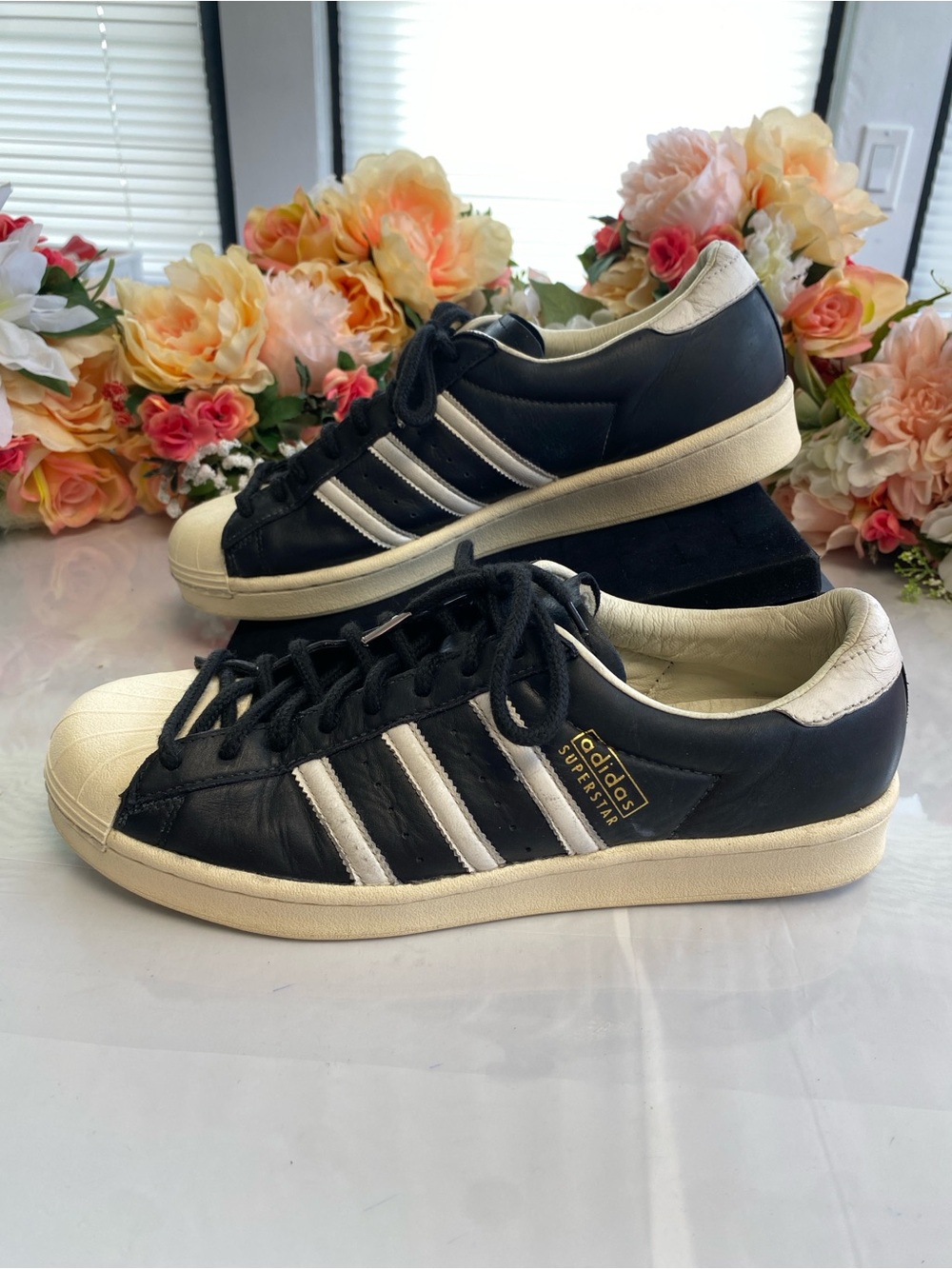 adidas Originals Superstar Leather Shell Toe Sneaker Black White Men’s 10 AJ0325